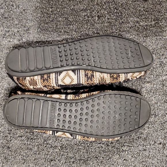 Minnetonka Baja Moccasins Size 7 - Picture 5 of 7